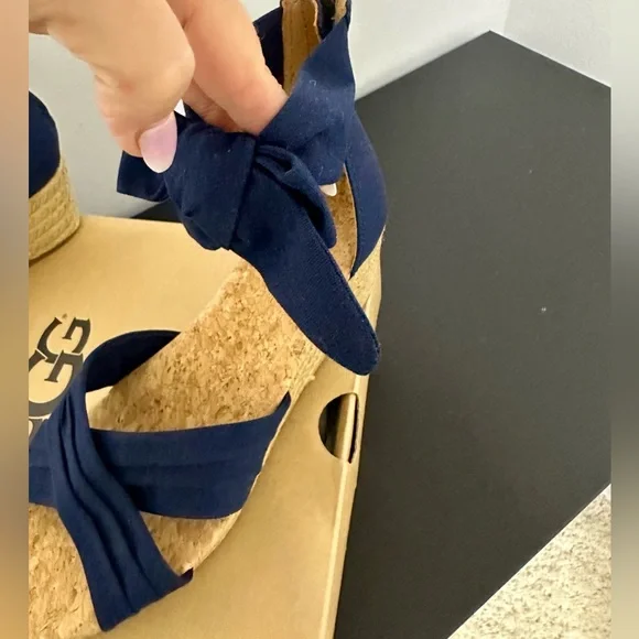 UGG NWT Navy  Blue Wedge Sandals with Ankle Bow - Picture 3 of 6